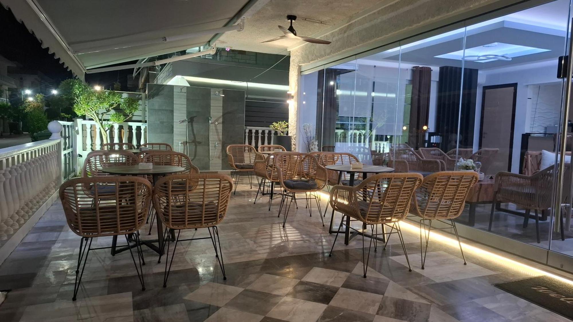 Hotel Kostas Olympiakí Aktí Exterior foto